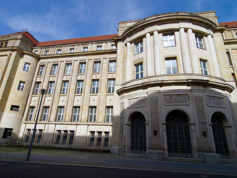 Haupteingang Mauerstraße Fassade Massiv Obernkirchener Sandstein®